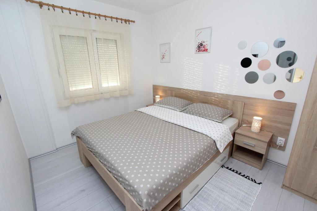 Apartments and Room Eva - 14