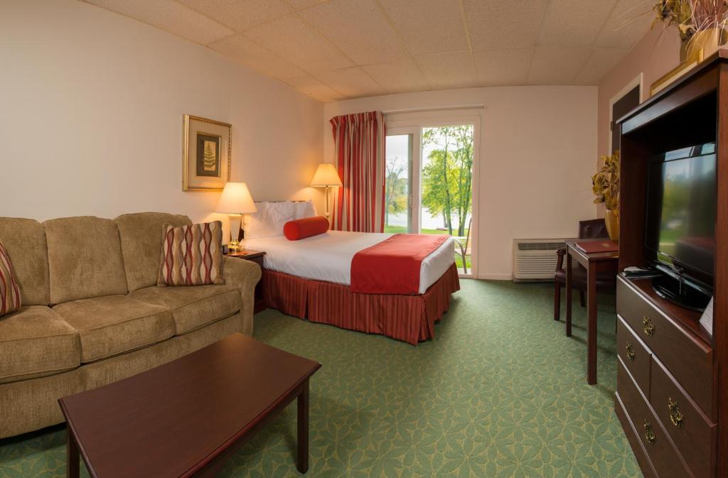 A room at the University Inn Academic Suites.