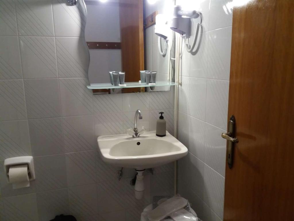 Olympus View Rooms Sauna & Spa - 16