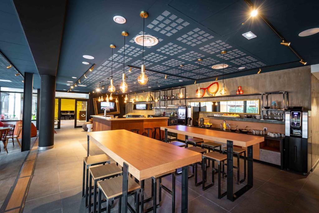 Restaurace v ubytování Hostel Le Hüb Grenoble