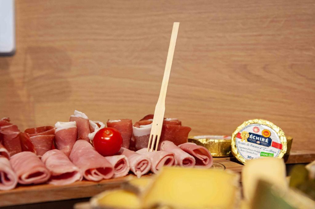 Jídlo v hostelu nebo okolí