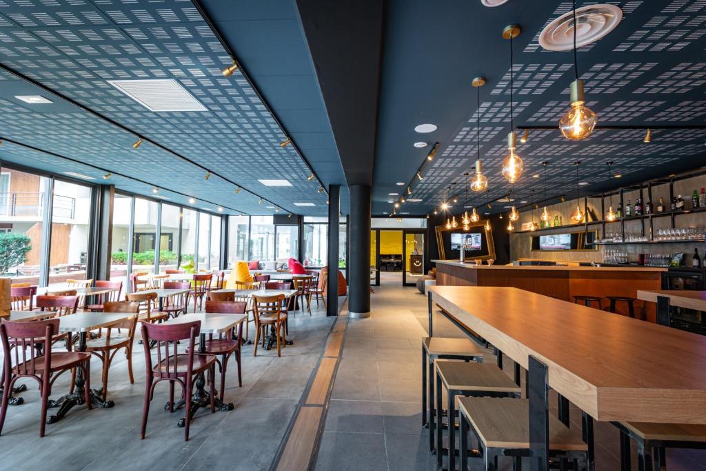 Restaurace v ubytování Hostel Le Hüb Grenoble