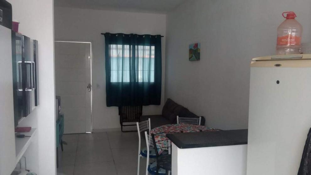  Casa com piscina em Itanhaém