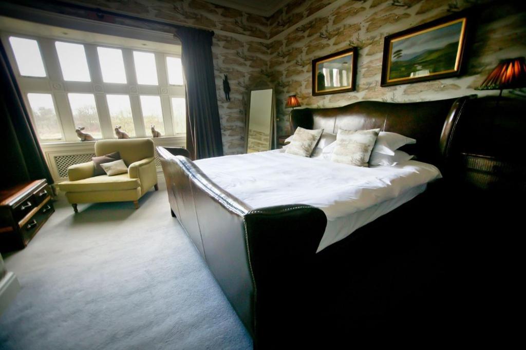 Postel nebo postele na pokoji v ubytování Mitton Hall Hotel