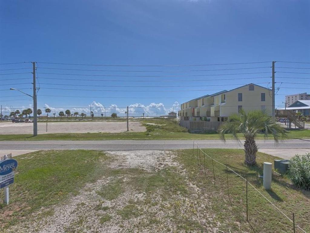 The Purple House by Meyer Vacation Rentals, Gulf Shores (updated prices