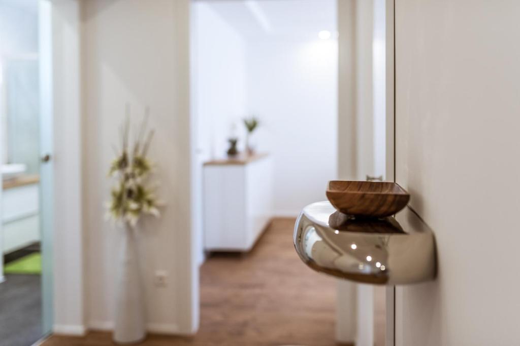 MH Living - 11 - Modern Living Dream in Center - 5