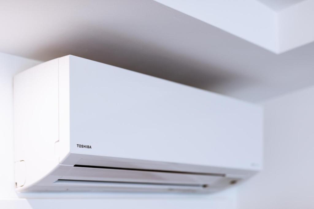 MH Living - 11 - Modern Living Dream in Center - 11