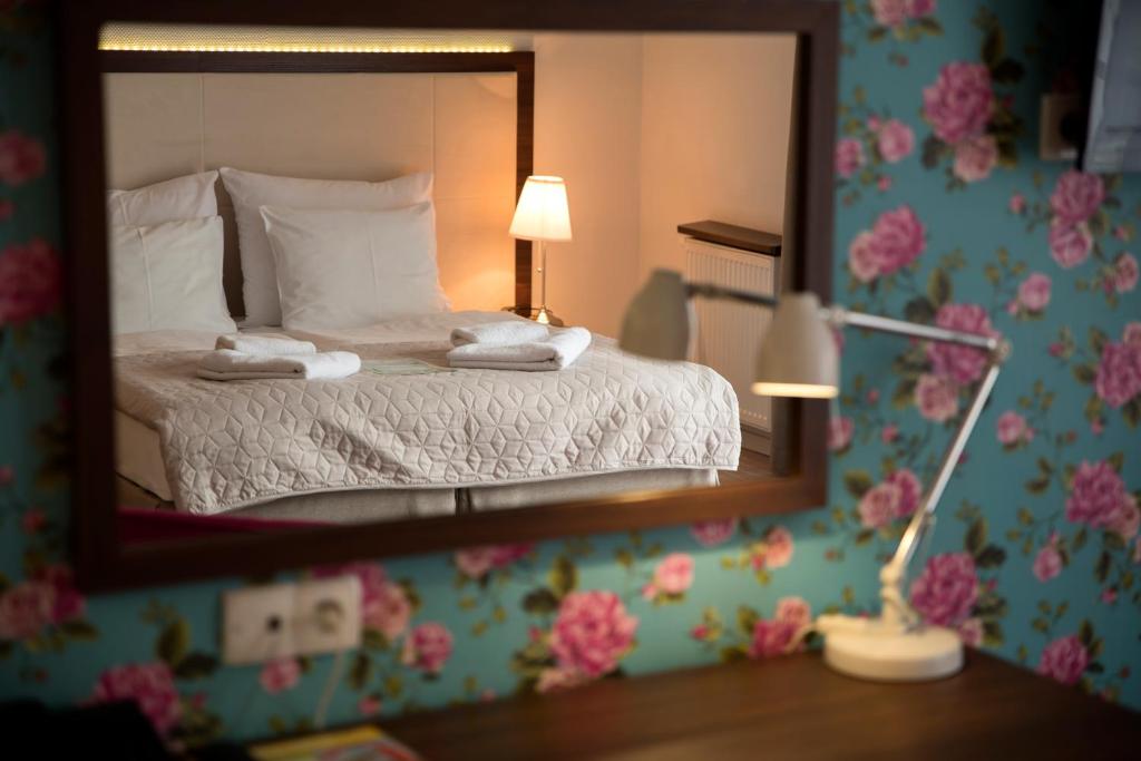 Flinski Sport X SPA, Boutique X Art - 1