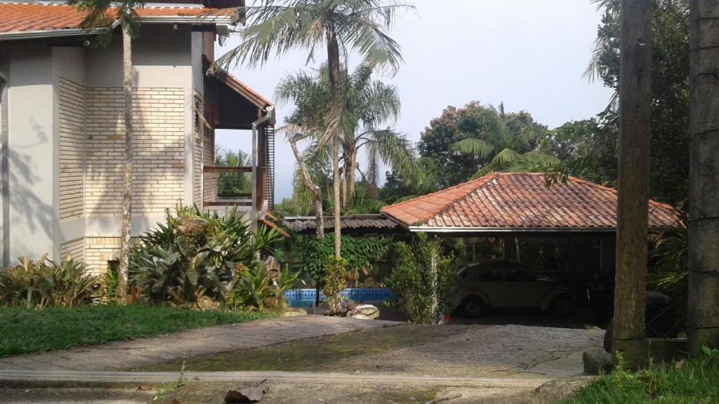  CASA no MORRO 650m do MAR COM PISCINA AQUECIMENTO SOLAR