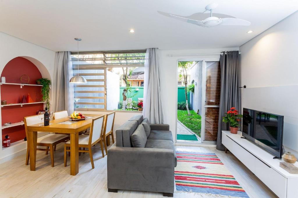  Apartamento com quintal na Praça do Pôr do Sol