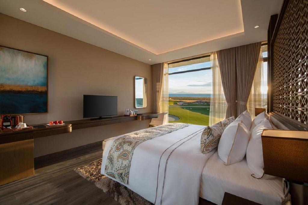 Four-Bedroom Duplex Pool Villa with Golf View