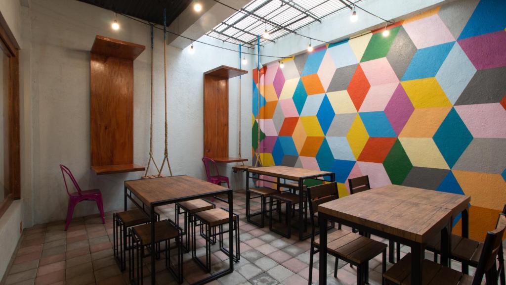 Restaurace v ubytování RedDoorz Plus @ Diola Villamonte Bacolod