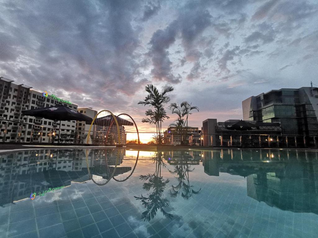 Bazén v ubytování Sabah Oriental Hotel nebo v jeho okolí