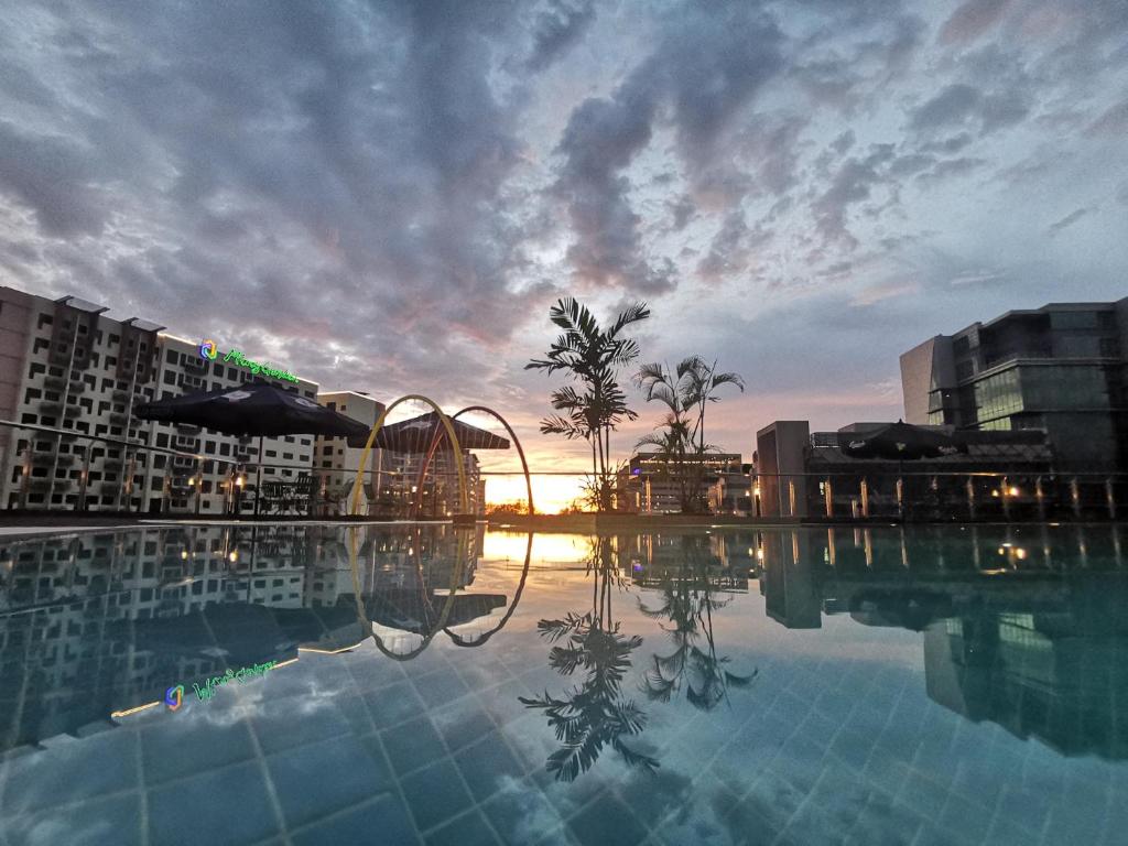 Bazén v ubytování Sabah Oriental Hotel nebo v jeho okolí