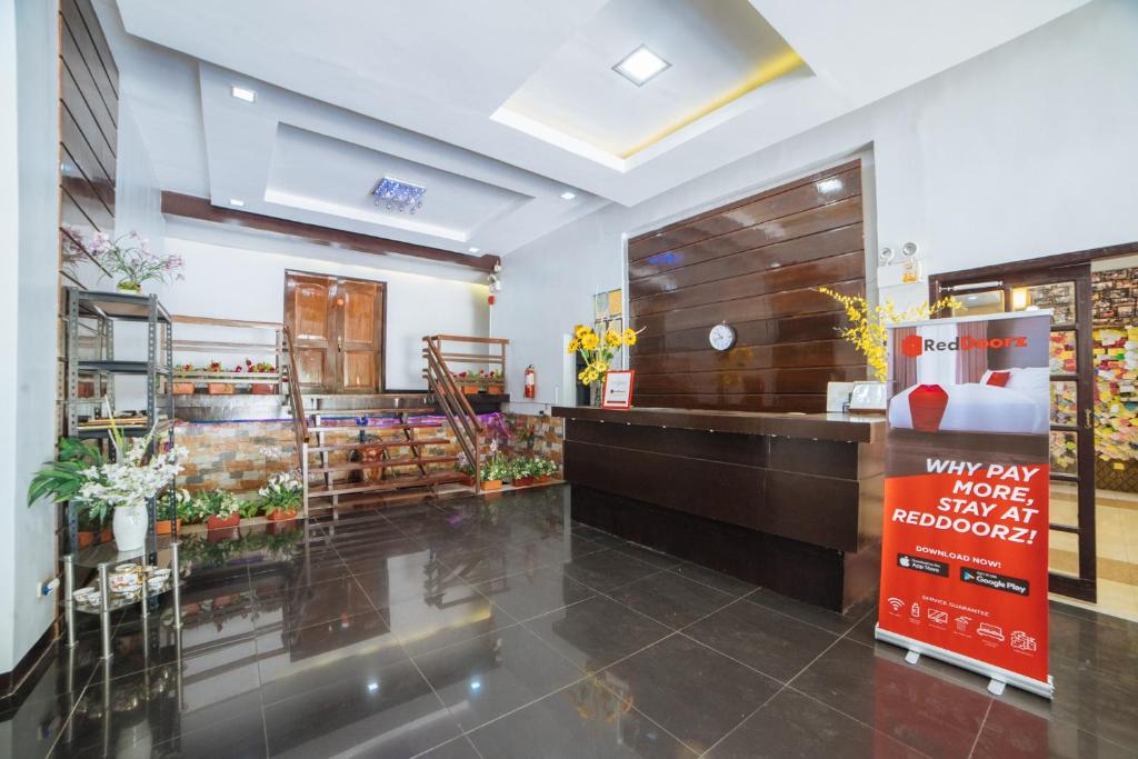 Supermarket nebo jiné obchody v  hotelu nebo okolí
