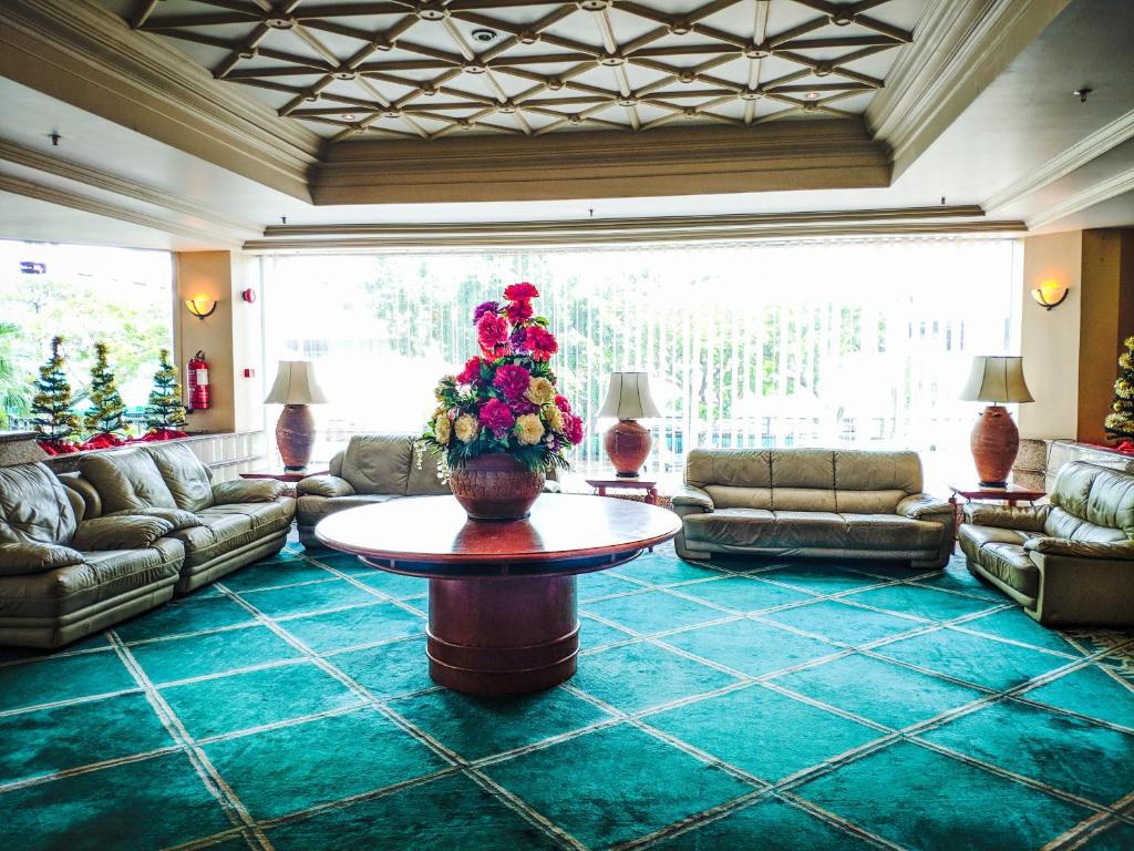 Posezení v ubytování Sabah Oriental Hotel