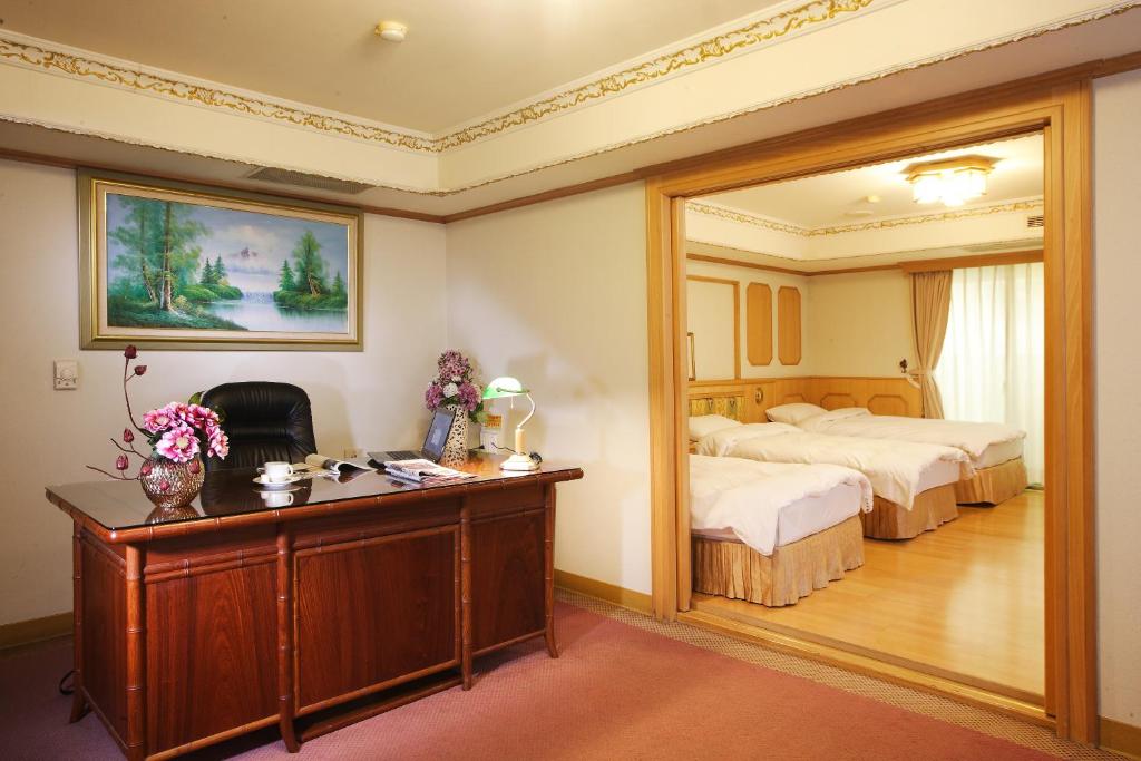 Kingdom Hotel - Luxe Drievoudige Kamer