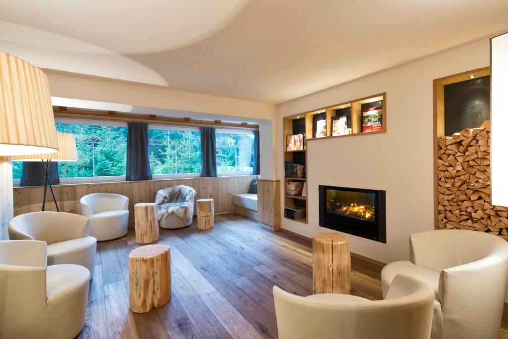 Posezení v ubytování Hotel Comploj Adults only