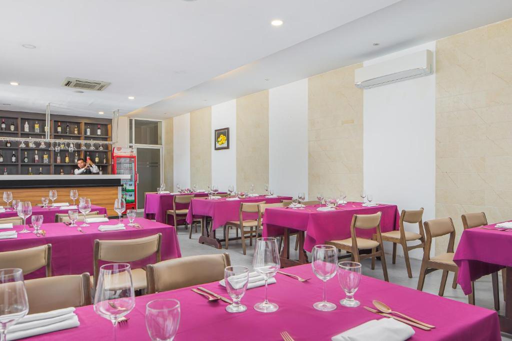 Nápoje v ubytování Altos Hotel
