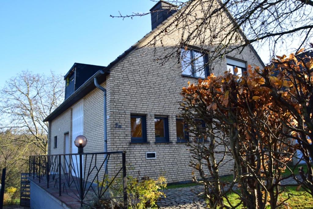 Das Eifelfels - Four-Bedroom House