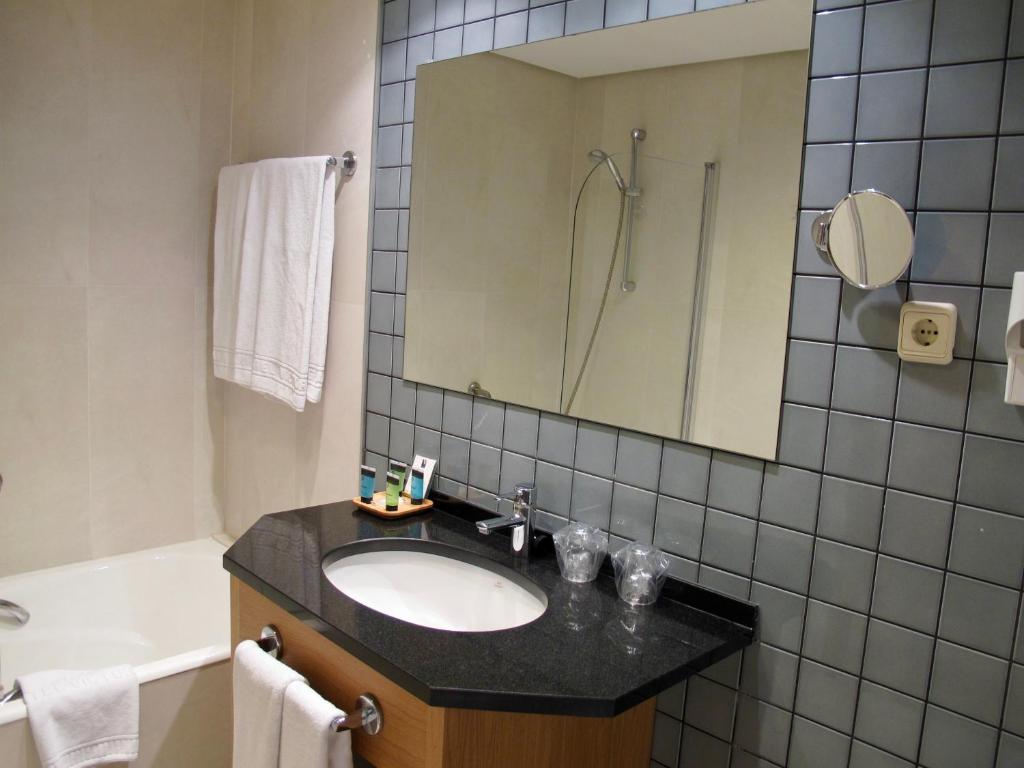 A bathroom at Gran Hotel Victoria