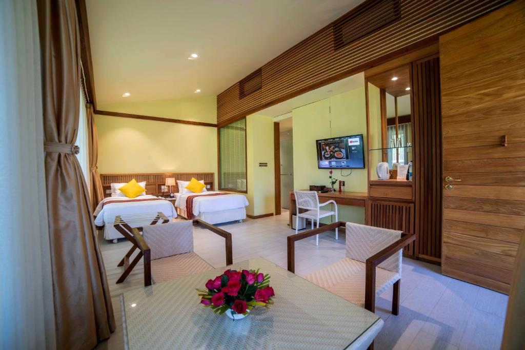 Letto o letti in una camera di Bagan Thiripyitsaya Sanctuary Resort