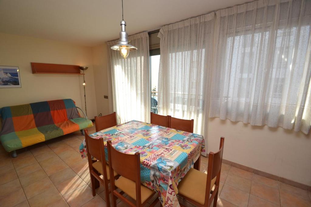 Apartment WVP - La Caleta, Miami Platja, Spain - Booking.com