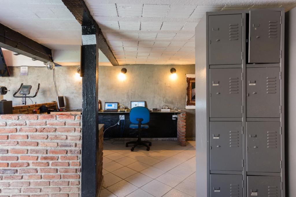  MAN CAVE HOSTEL