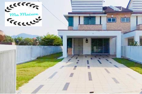 a large house with a driveway in front of it at Sri Manjung Ma Maison Homestay in Lumut