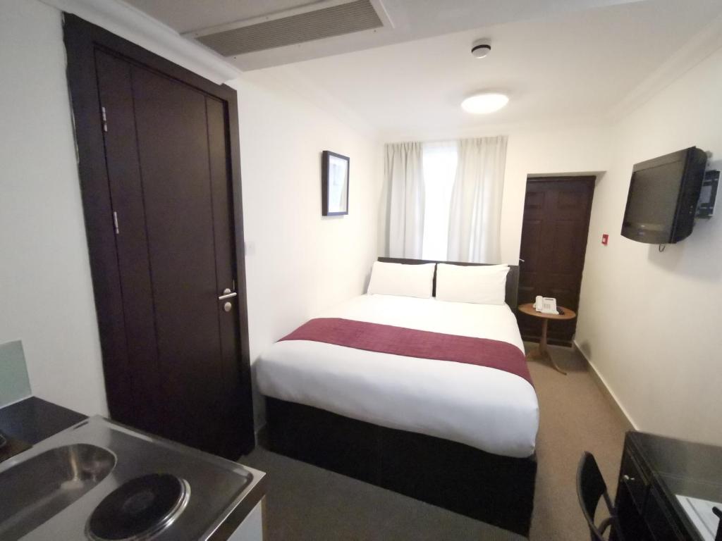 The Royale Chulan Hyde Park Hotel - 