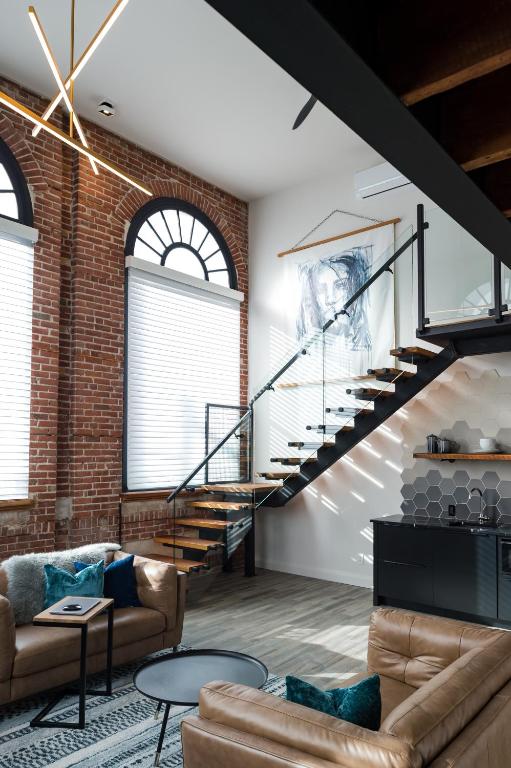 Posezení v ubytování 48 King West Boutique Hotel