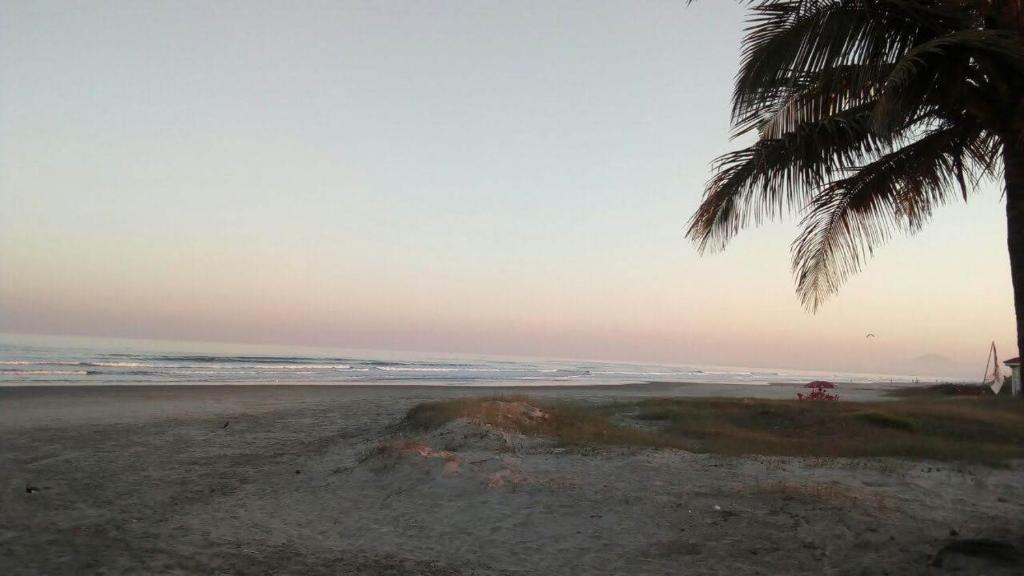  Casa com piscina em Itanhaém