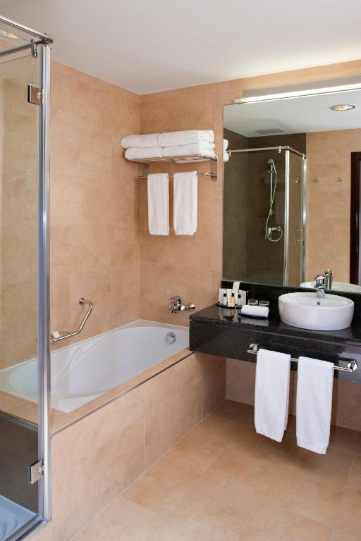 Hotel Crowne Plaza Madrid Airport - Habitación Estándar