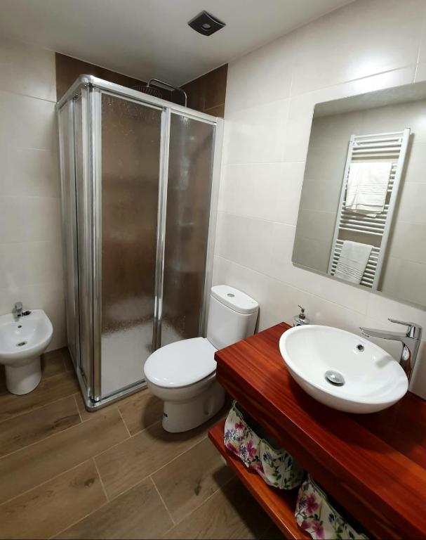A bathroom at Amanece Monegrillo Apartamentos