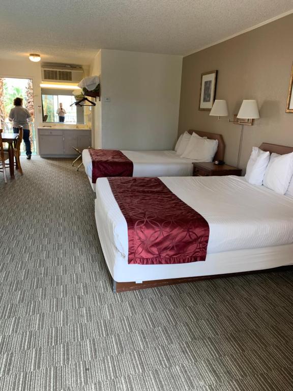 Desert Hot Springs Spa Hotel - Chambre Queen De Luxe Avec Deux Lits Queen