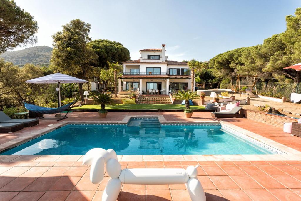 Villa con piscina y casa en Villa Costa Barcelona, en Arenys de Munt