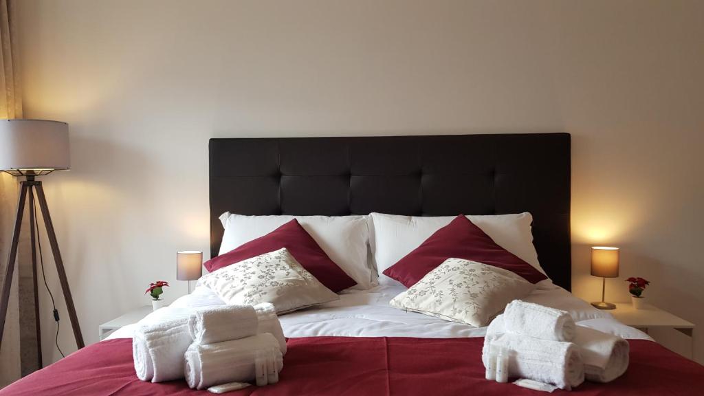 A bed or beds in a room at Rome in Style St Peter