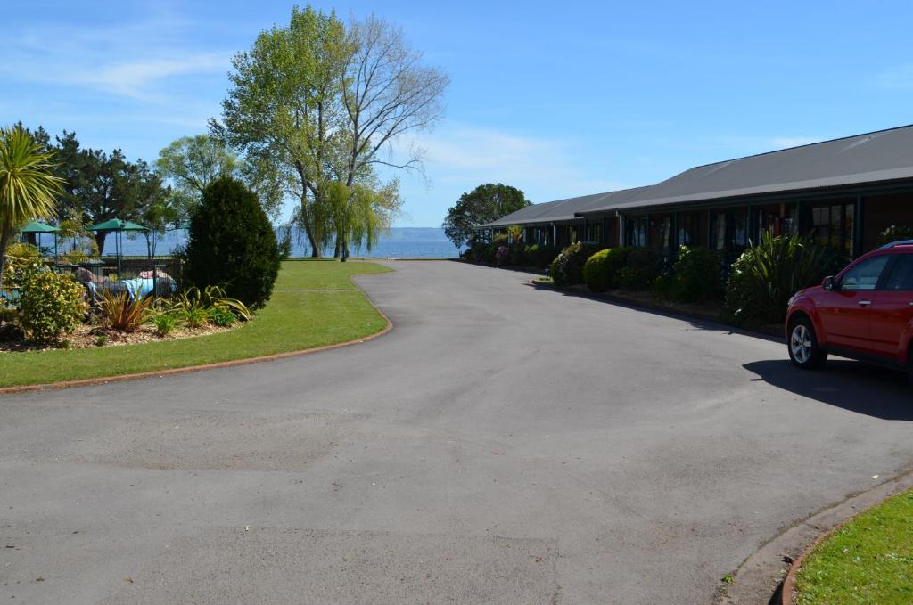Cedarwood Lakeside Motel & Conference Venue - Resim 25