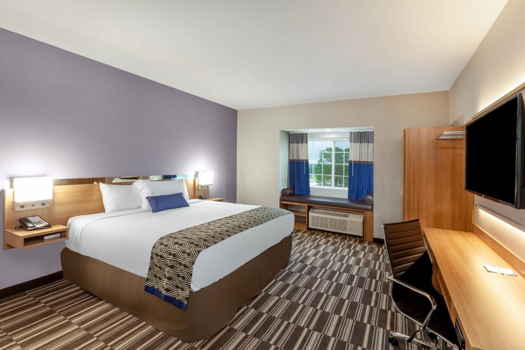 Microtel Inn & Suites by Wyndham College Station photo
