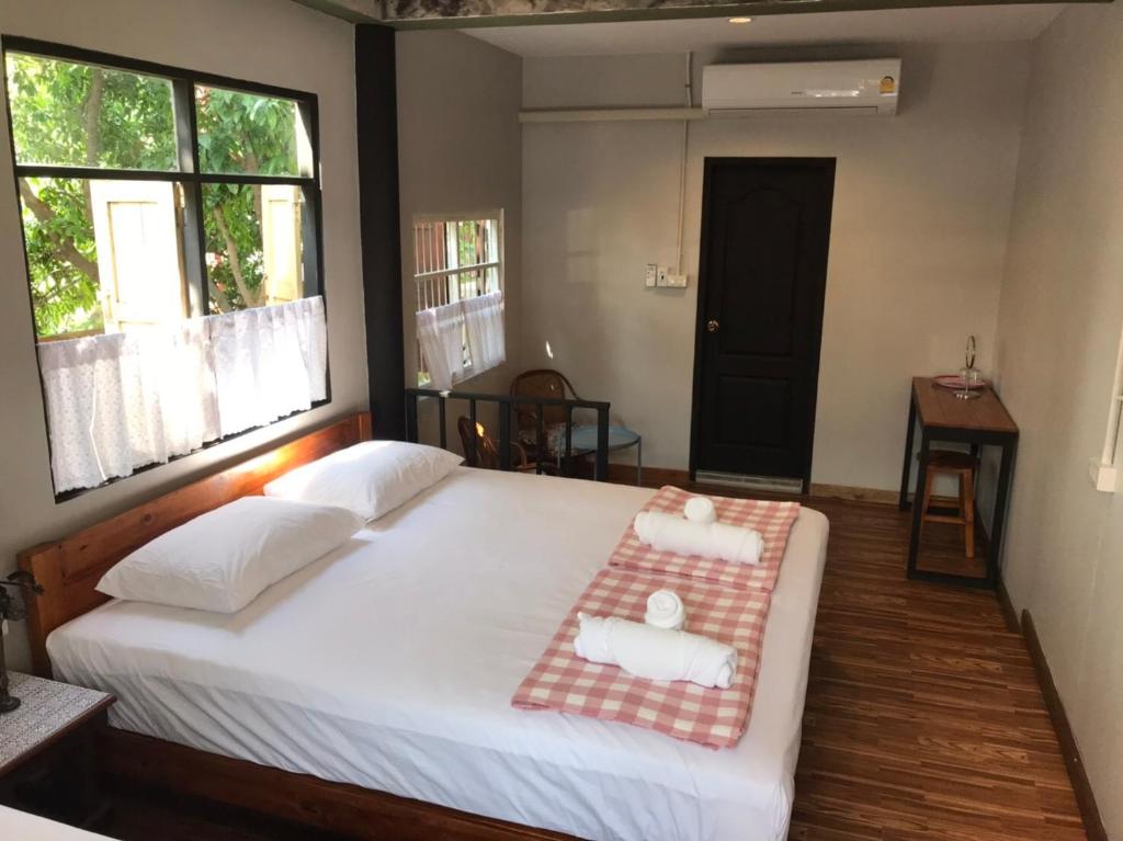 BAANYA HOMESTAY Ko Kret - Habitación Triple Con Baño