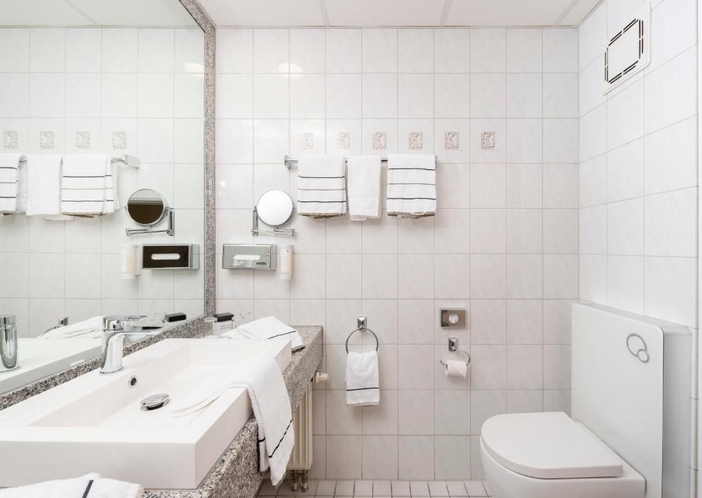 NOVINA HOTEL Südwestpark - Resim 16