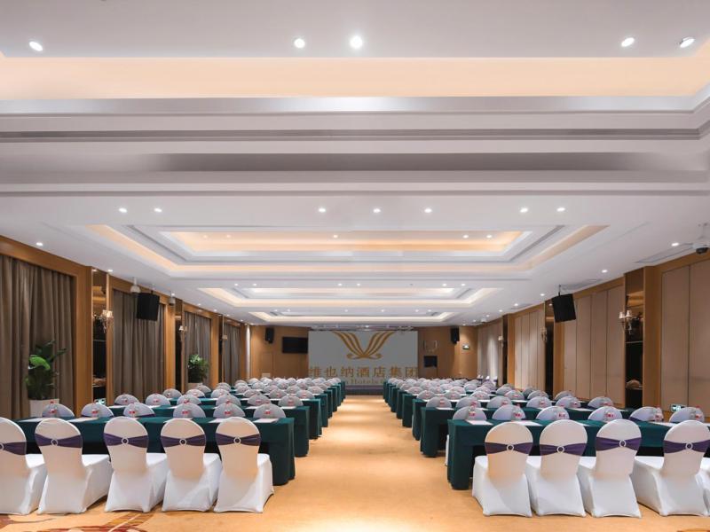 Vienna International Hotel (Changfeng Park Shop, Jinshajiang Road, Shanghai) - Housity