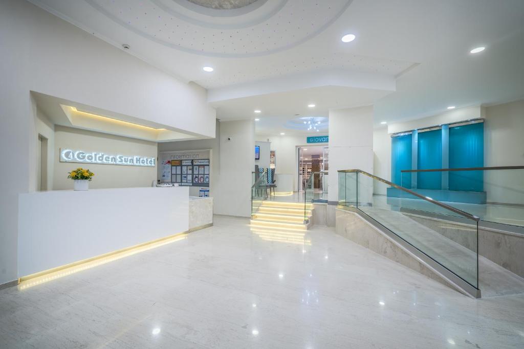 Vstupní hala nebo recepce v ubytování Golden Sun Hotel
