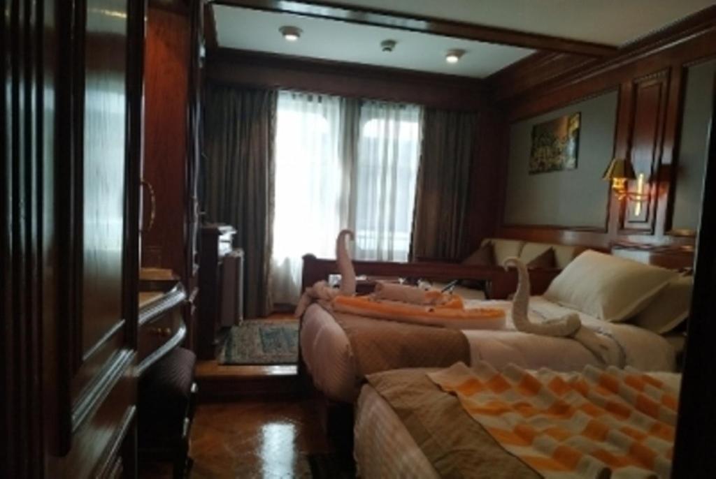 Posezení v ubytování King Tut I Nile Cruise - Every Monday 4 Nights from Luxor - Every Friday 7 Nights from Aswan