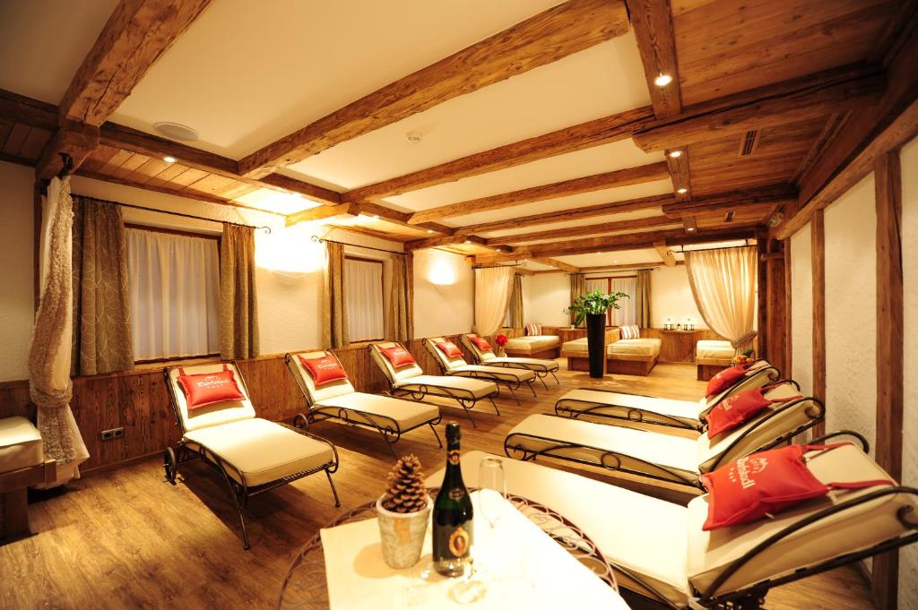 Posezení v ubytování Hotel Dorfstadl