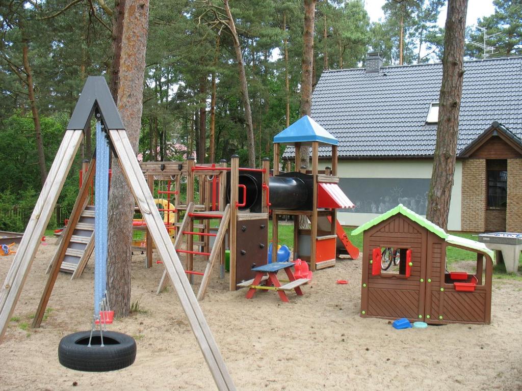 Herní místnost nebo prostor pro děti v ubytování domy szeregowe Nasza Chata - 4 minuty od plaży