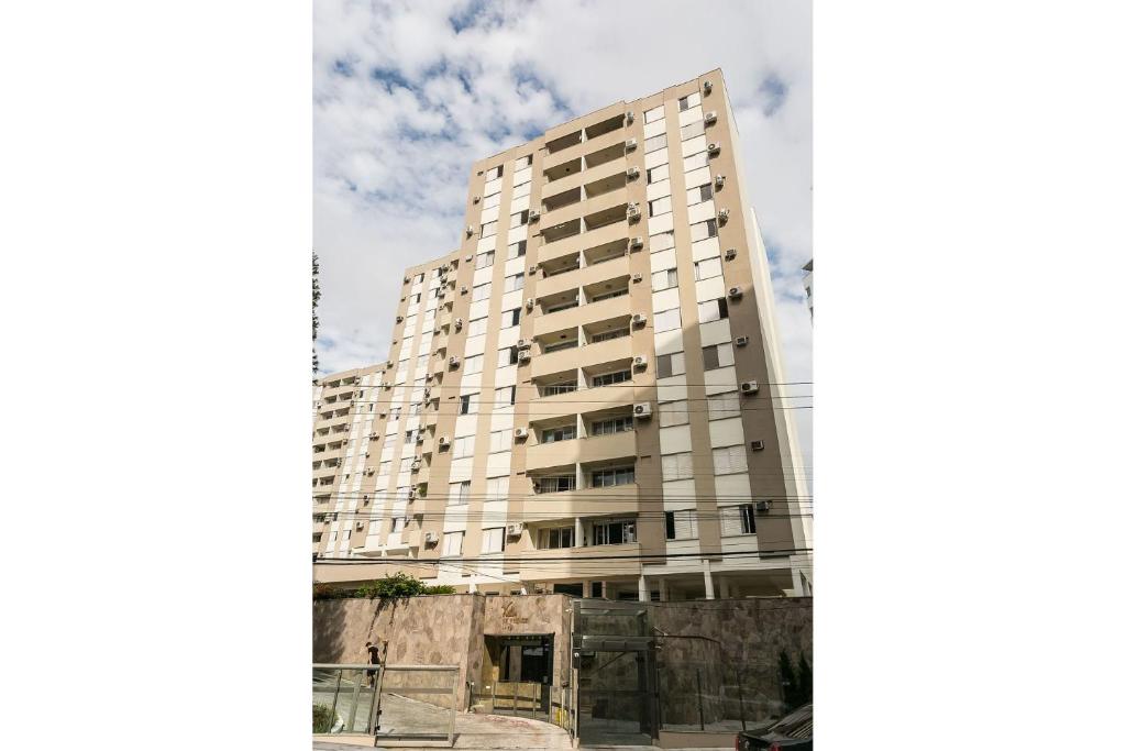  Apartamento ao lado do Shopping Beira-mar com privilegiada localização