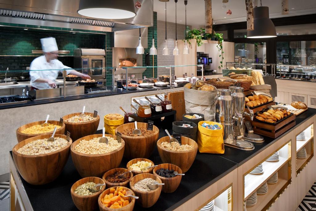 Crowne Plaza Berlin City Centre Ku'damm by IHG - Resim 15