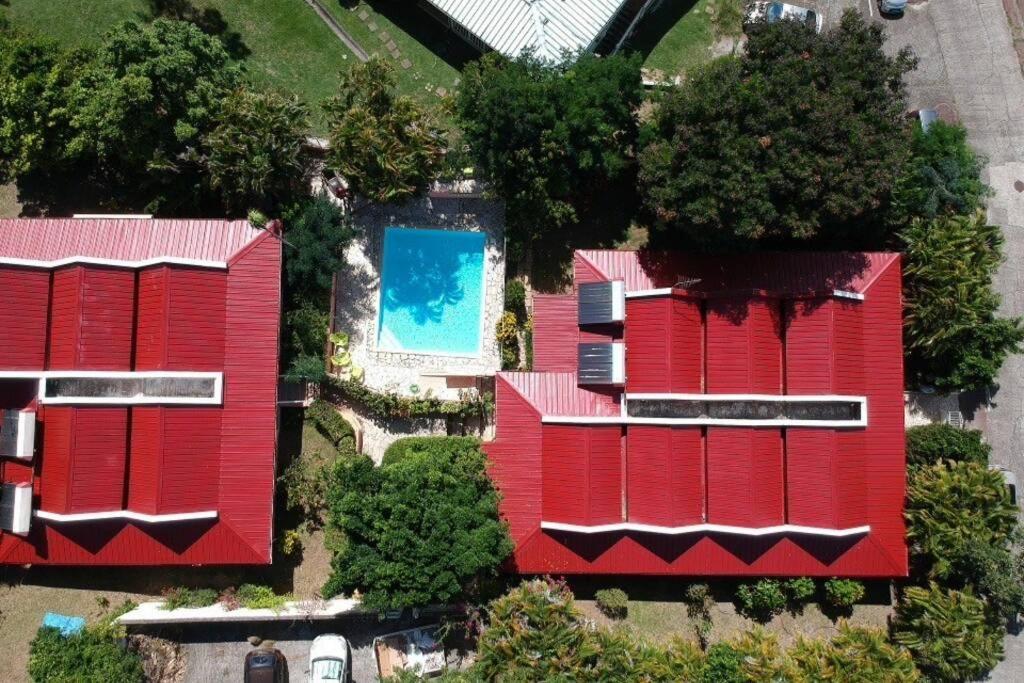 Bazén v ubytování Résidence Ti'Kéol - Appartements avec terrasse 2 à 4 personnes, piscine nebo v jeho okolí