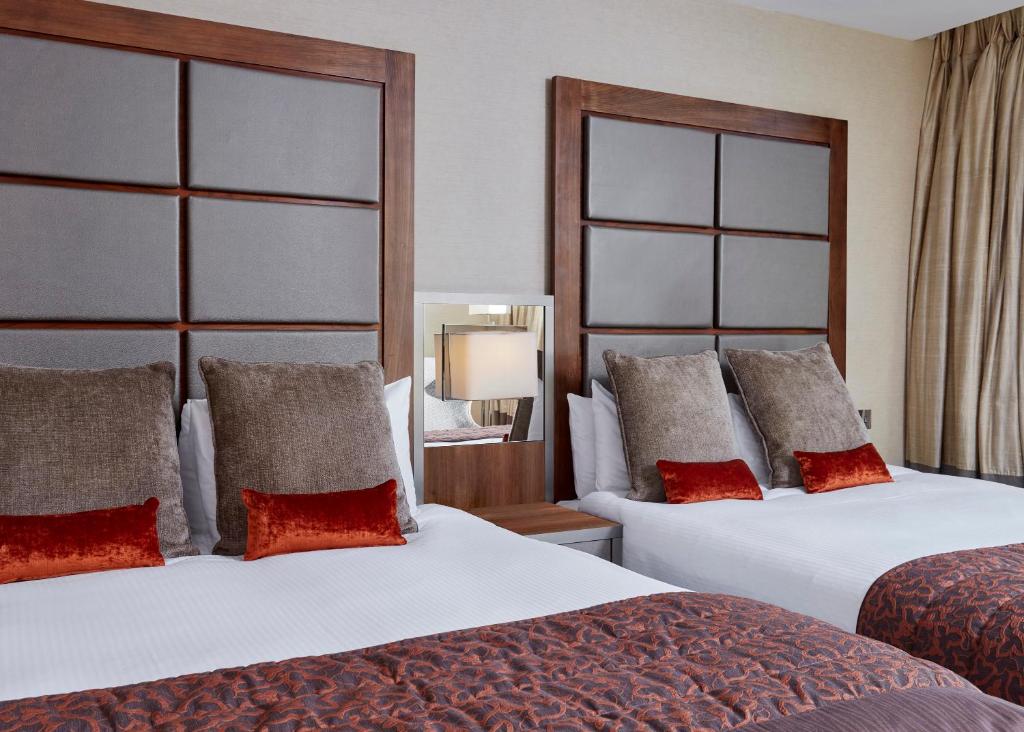 Leonardo Royal London Tower Bridge - Superior Triple Room